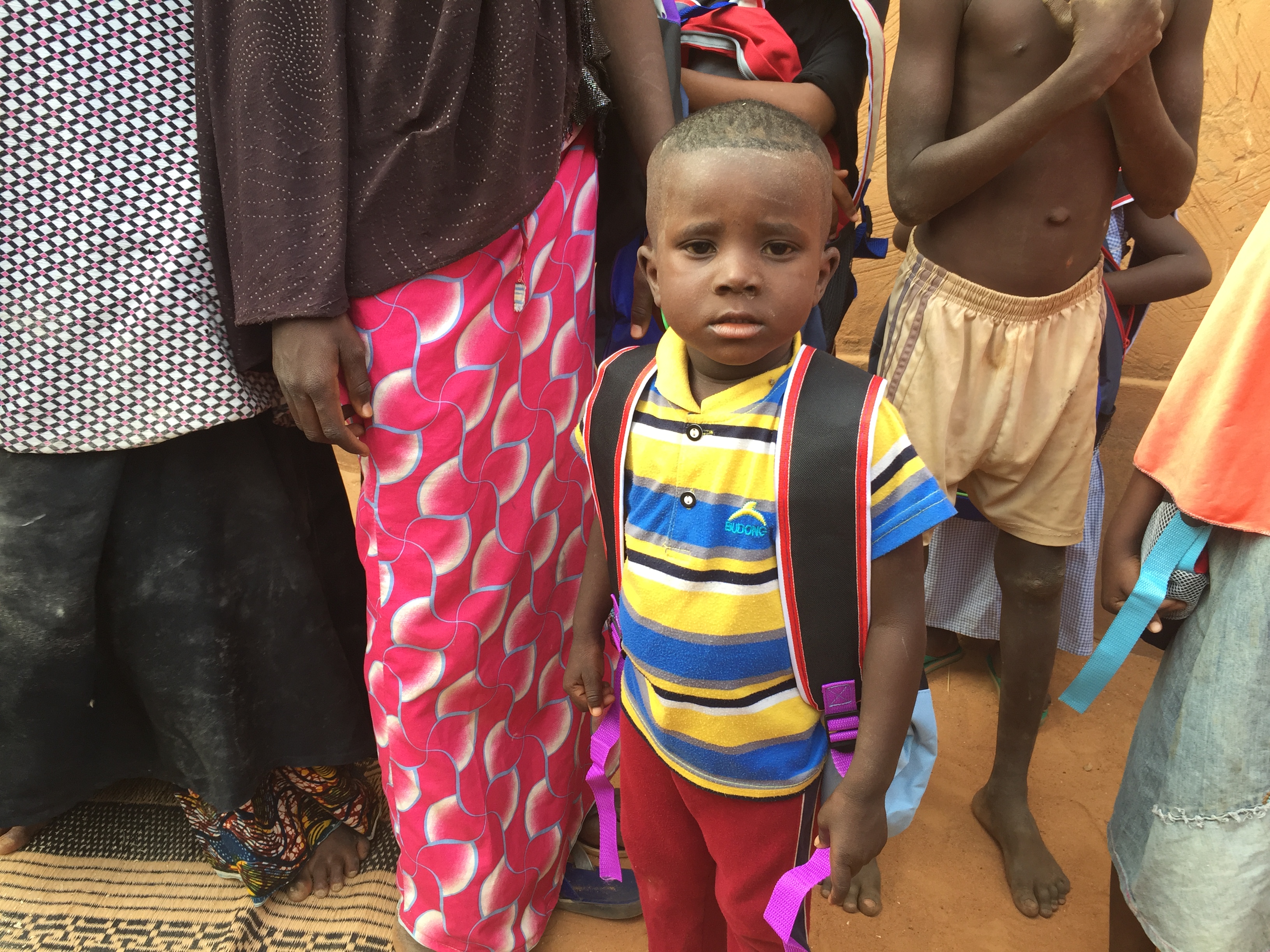 Enfant avec un cartable — Iqra Project